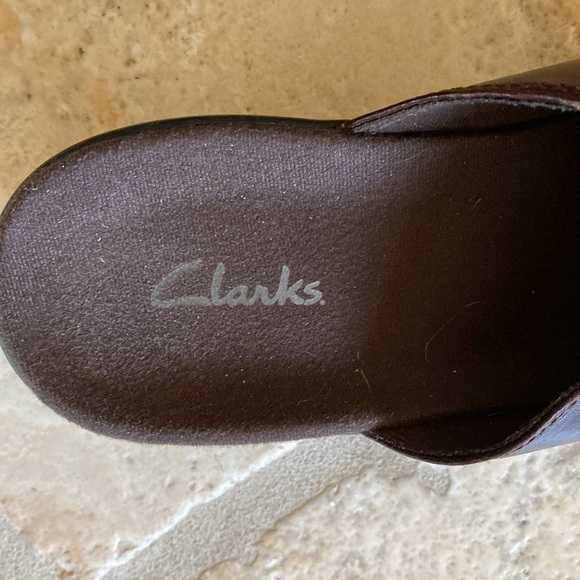 Clarks Brown Leather Mules clogs Womens 9 cushion comfort shoe slide on quality - Picture 5 of 11
